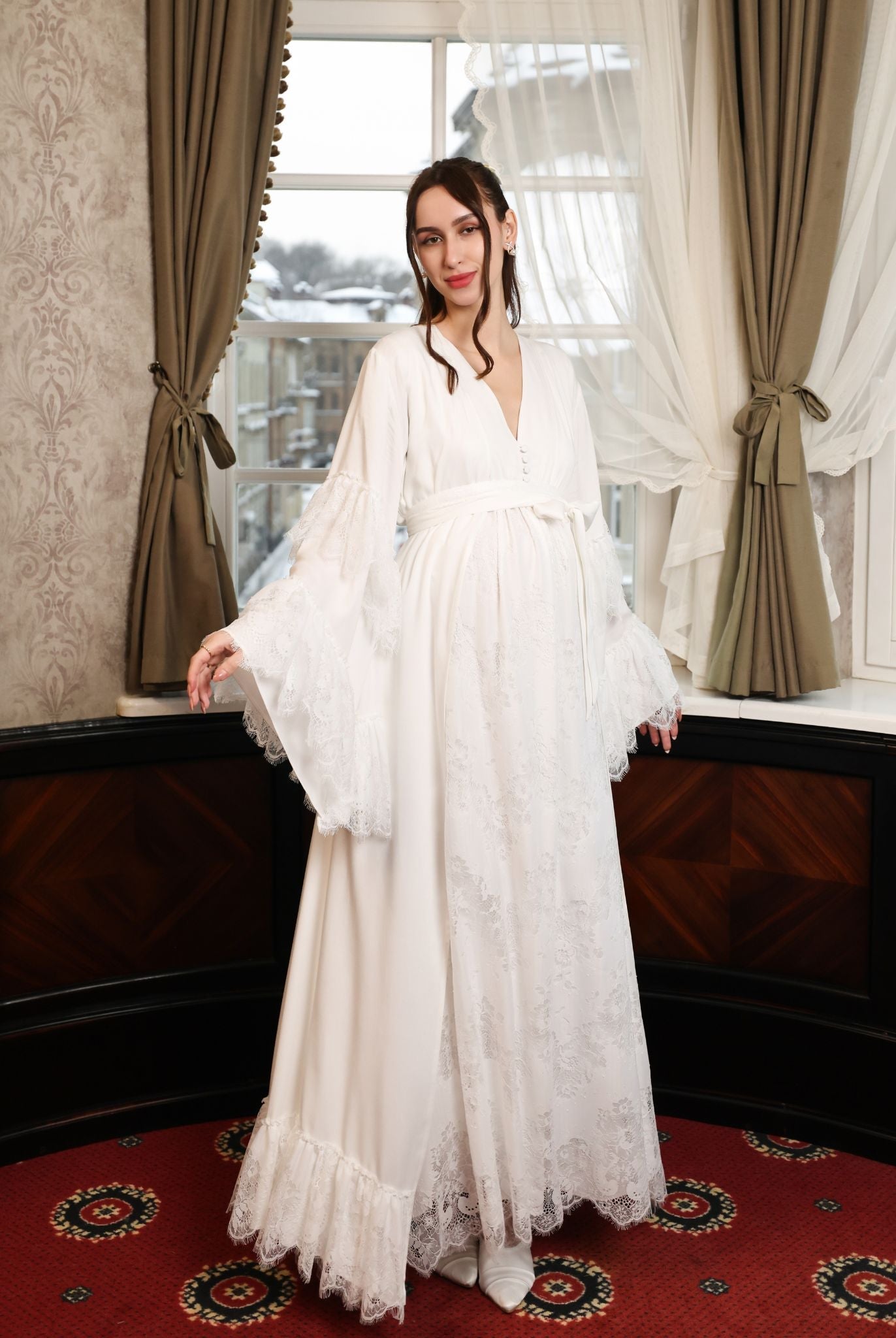 English: A maternity view of the Cotton Robe and Nightgown Set, offering elevated comfort and a flattering fit.