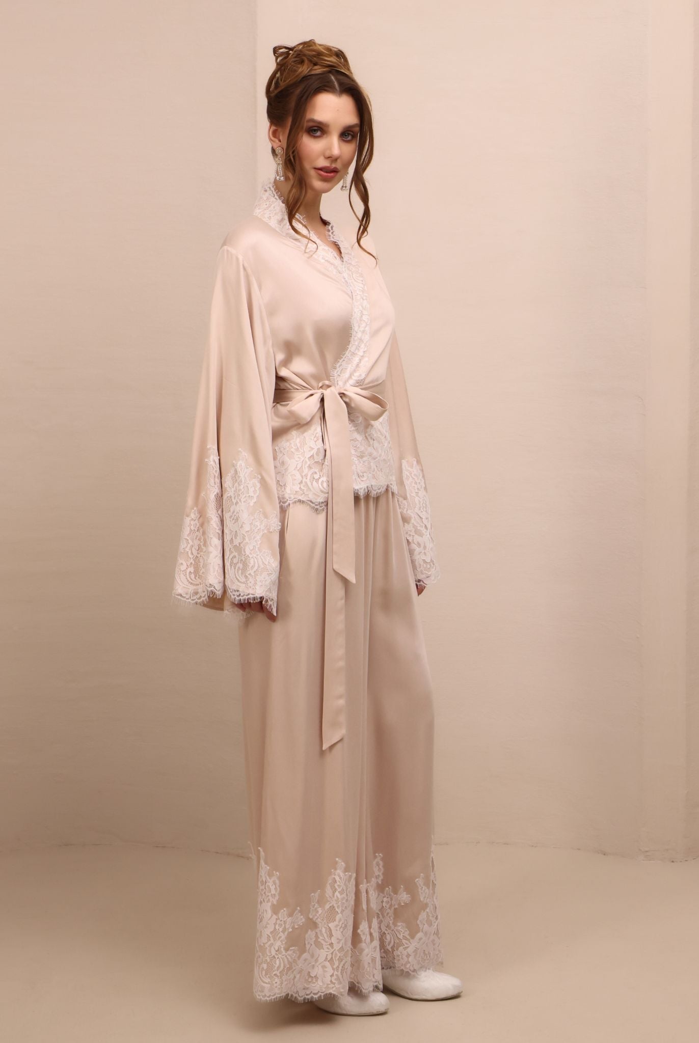 Side perspective of the set, illustrating the soft, adjustable silhouette that follows the body without restricting it.