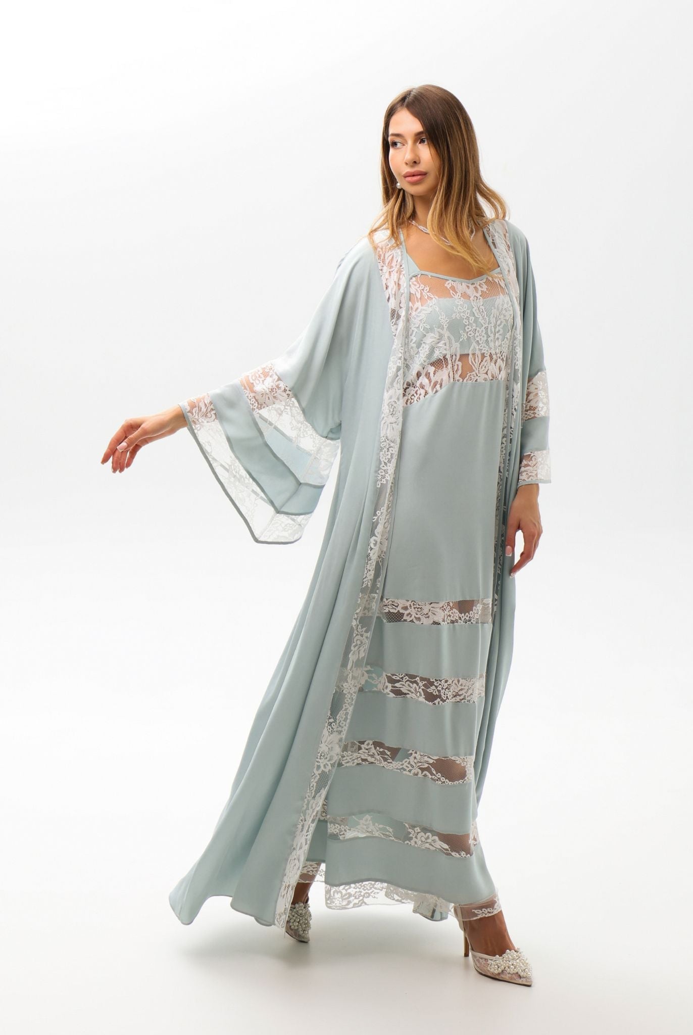 An ethereal motion shot of the complete set, emphasizing its lightweight feel and poetic movement.