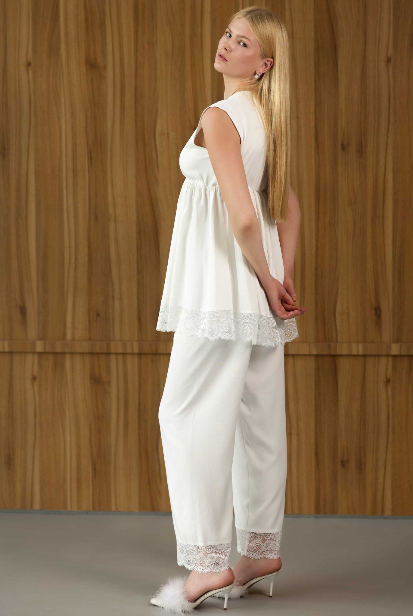 Side view of cotton pajama set showing sleeveless nursing top – Kafemme