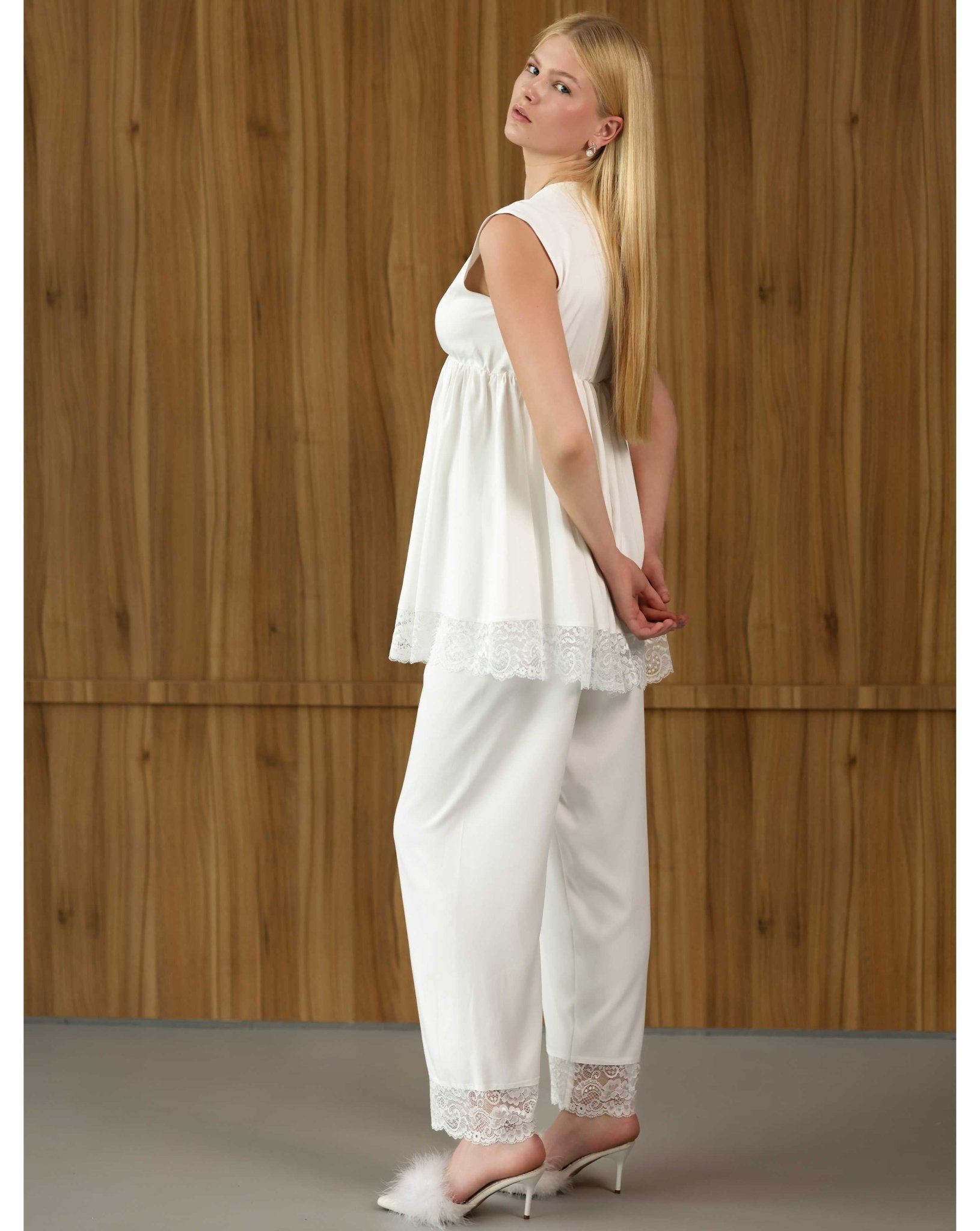 Side view of cotton pajama set showing sleeveless nursing top – Kafemme