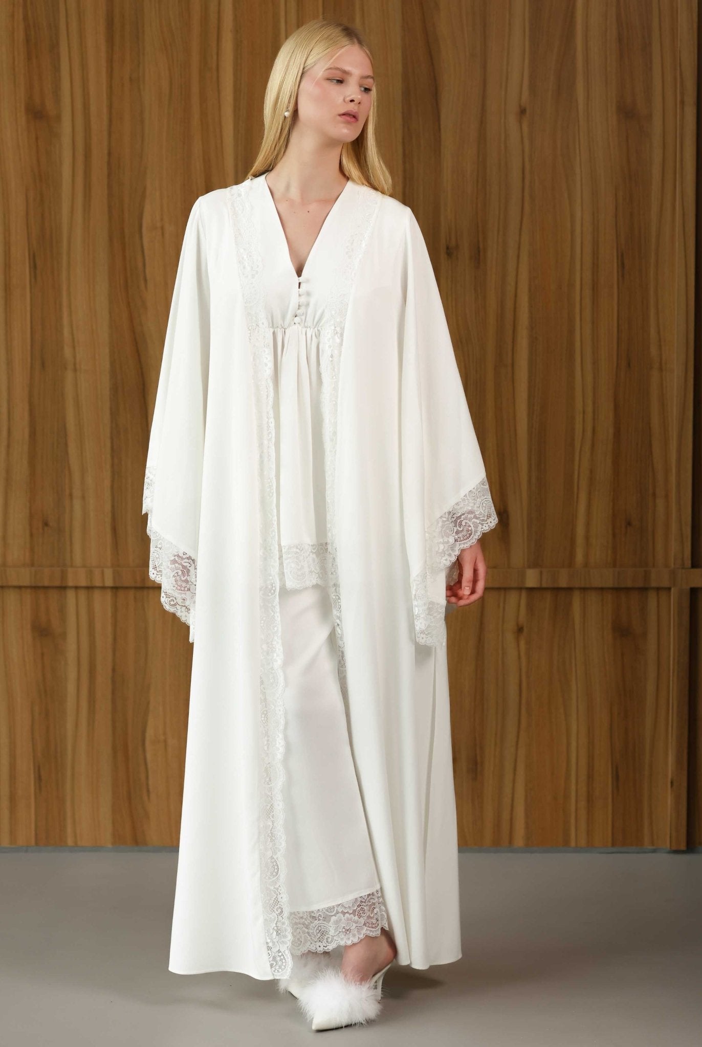 Front view of long lace-trimmed robe from cotton pajama set – Kafemme