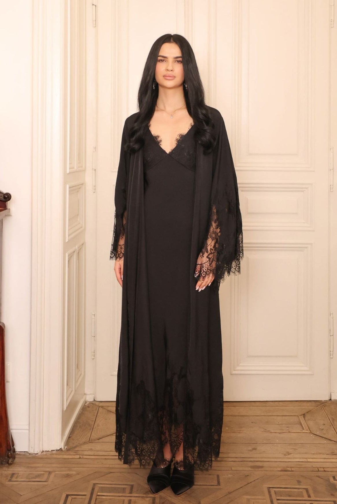 A poised shot of the Robe and Nightgown Set, designed for daily wear with enough room to move freely.