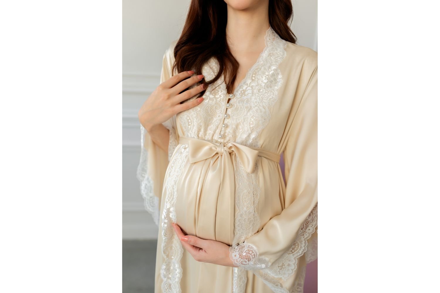Dressing the Bump: Why Maternity Clothes Are a Game Changer - KÂfemme