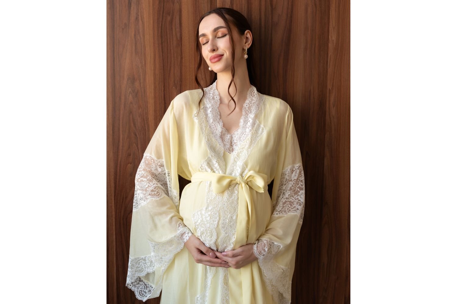 Maternity Evening Gowns: Glamour, Comfort & Confidence Tips - KÂfemme