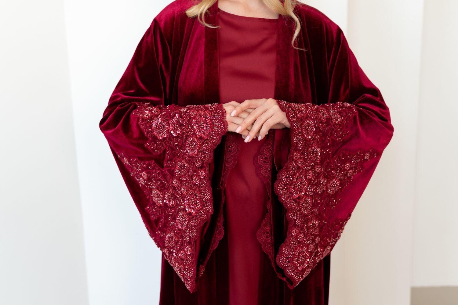 The Magic of Abaya: More Than Just a Garment - KÂfemme
