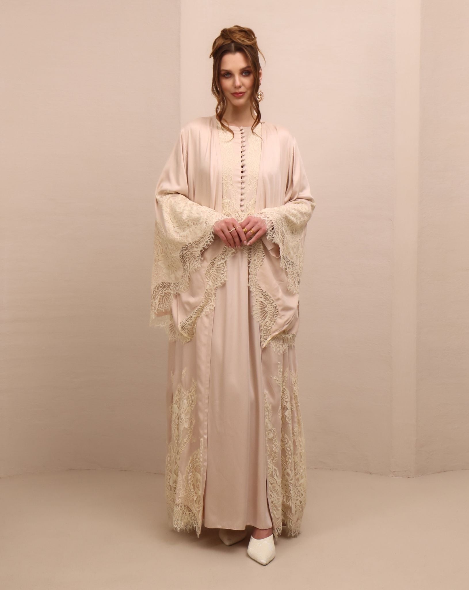 A serene static view of the duo, designed for those who appreciate refined, feminine aesthetics at home.