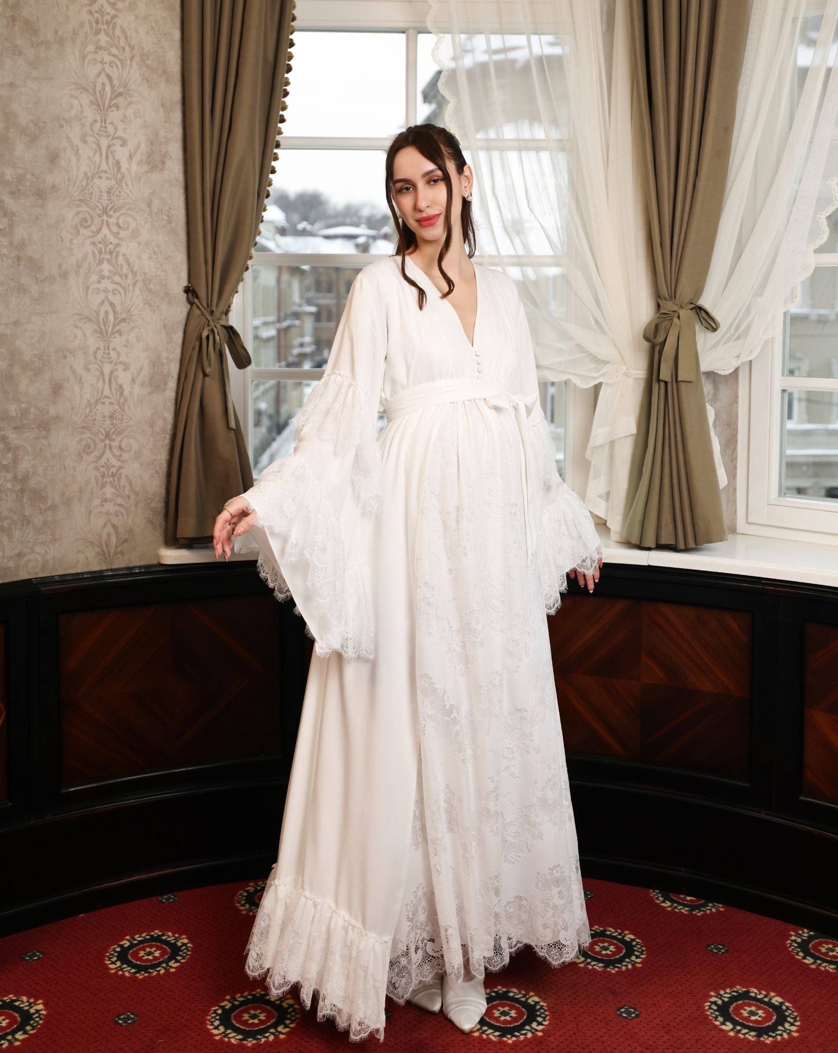 English: A maternity view of the Cotton Robe and Nightgown Set, offering elevated comfort and a flattering fit.