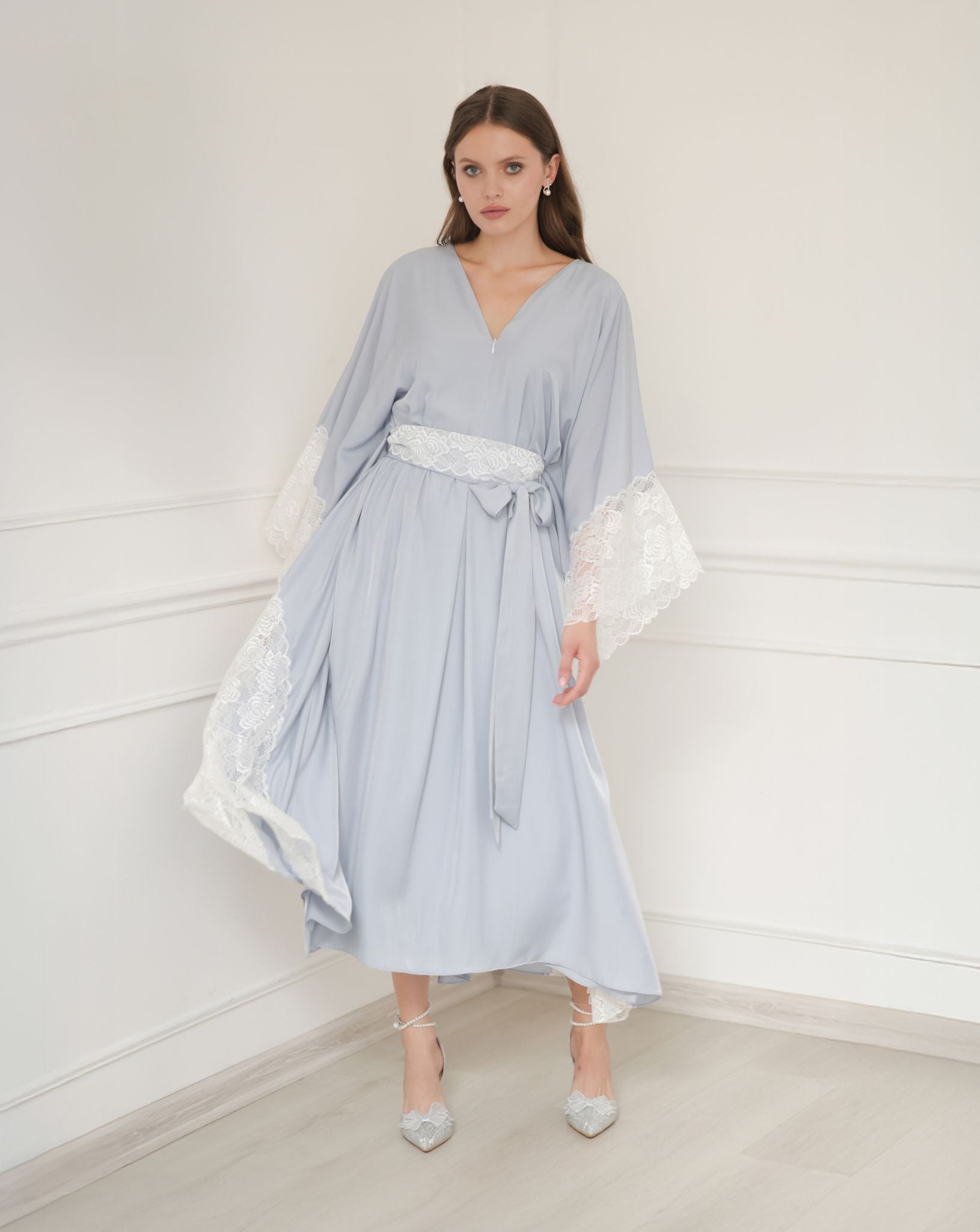 Flowing cotton kaftan with long bishop sleeves, ideal for special moments.