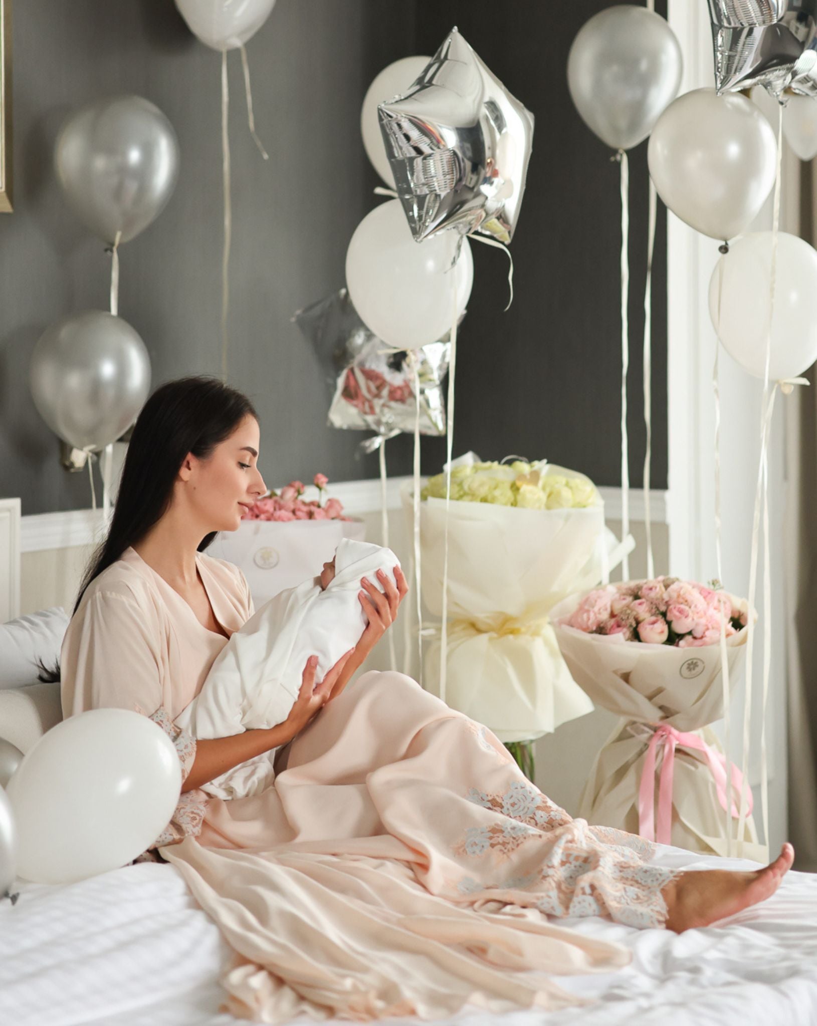 Lace maternity robe and gown for bridal or baby shower moments – Kafemme