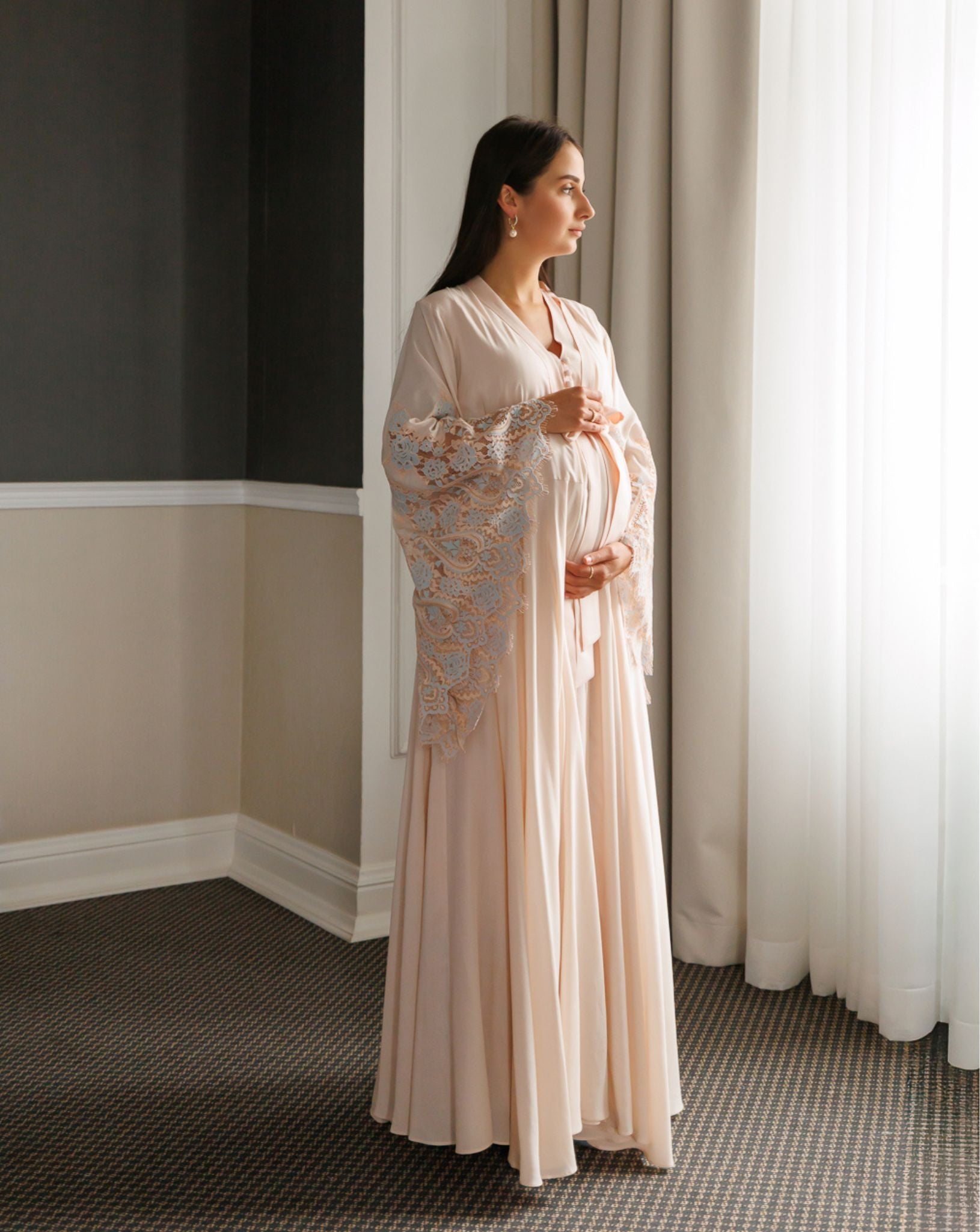 Side view of maternity robe and nightgown set in soft pink lace by Kafemme