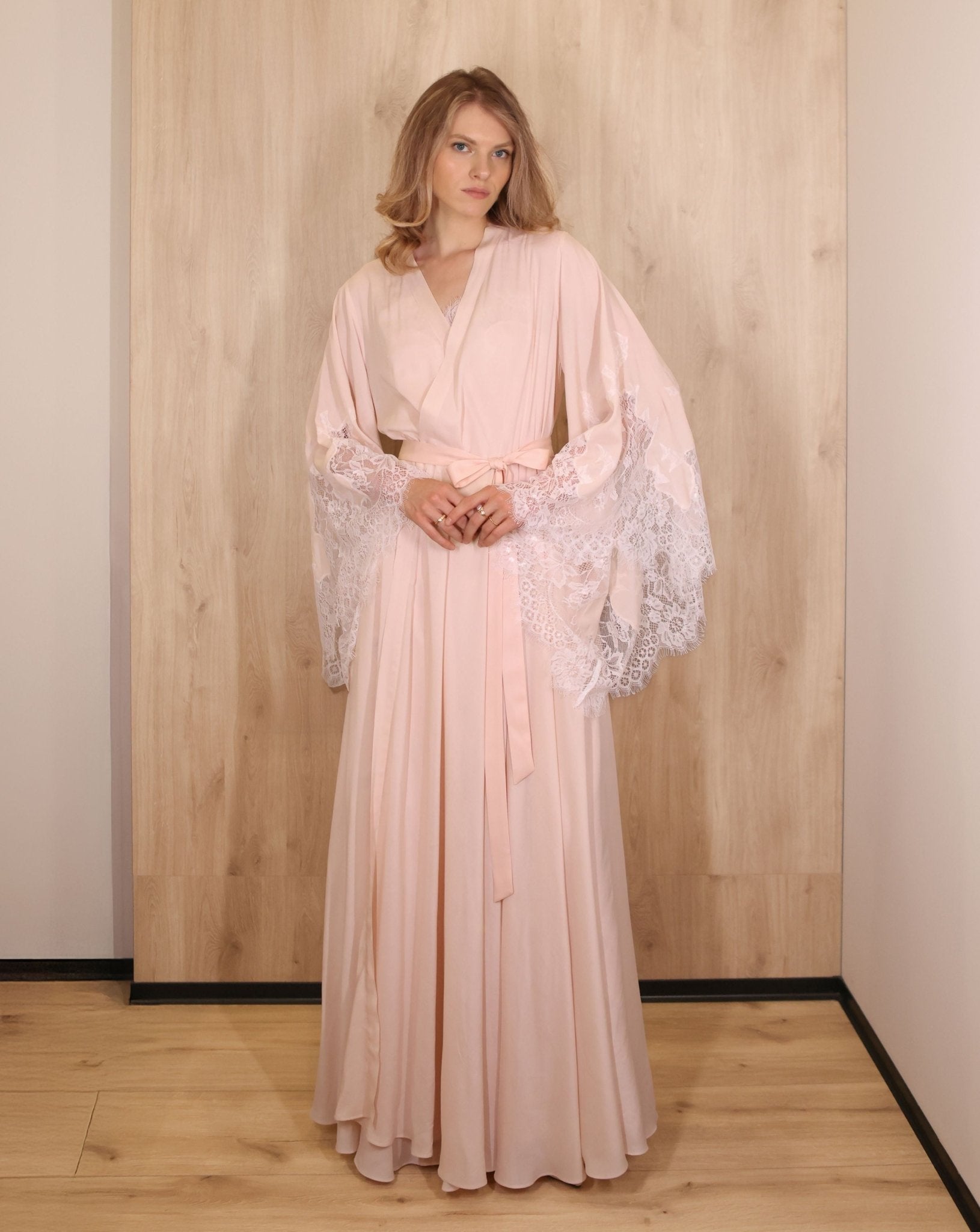 Serenade White Lace Bridal Robe – KÂfemme