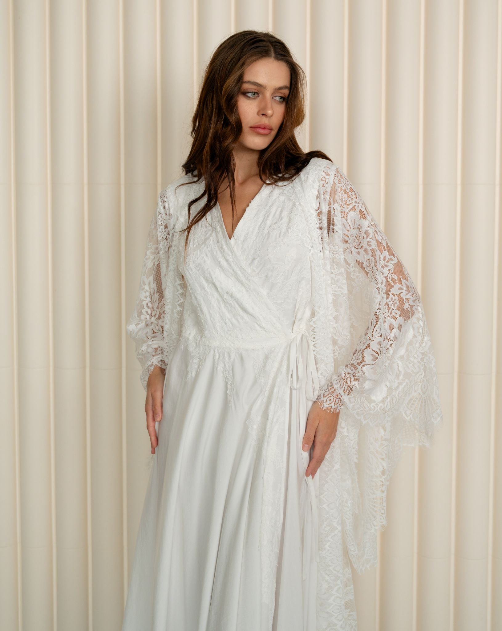 Elegant lace maternity robe with flared sleeves – luxury nightwear by Kafemme