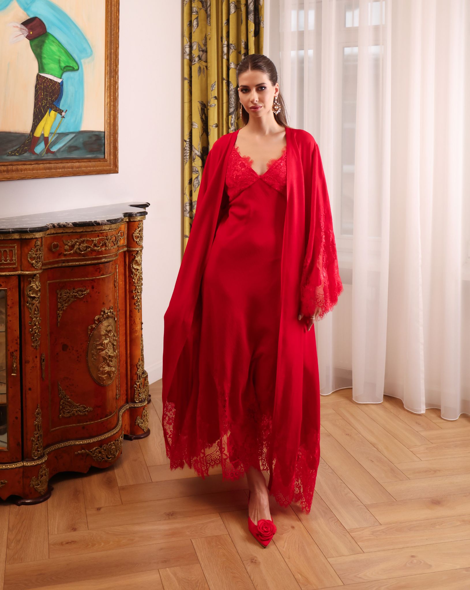 Dynamic shot of the long robe in motion, illustrating the thin, breathable fabric that flows with every step.