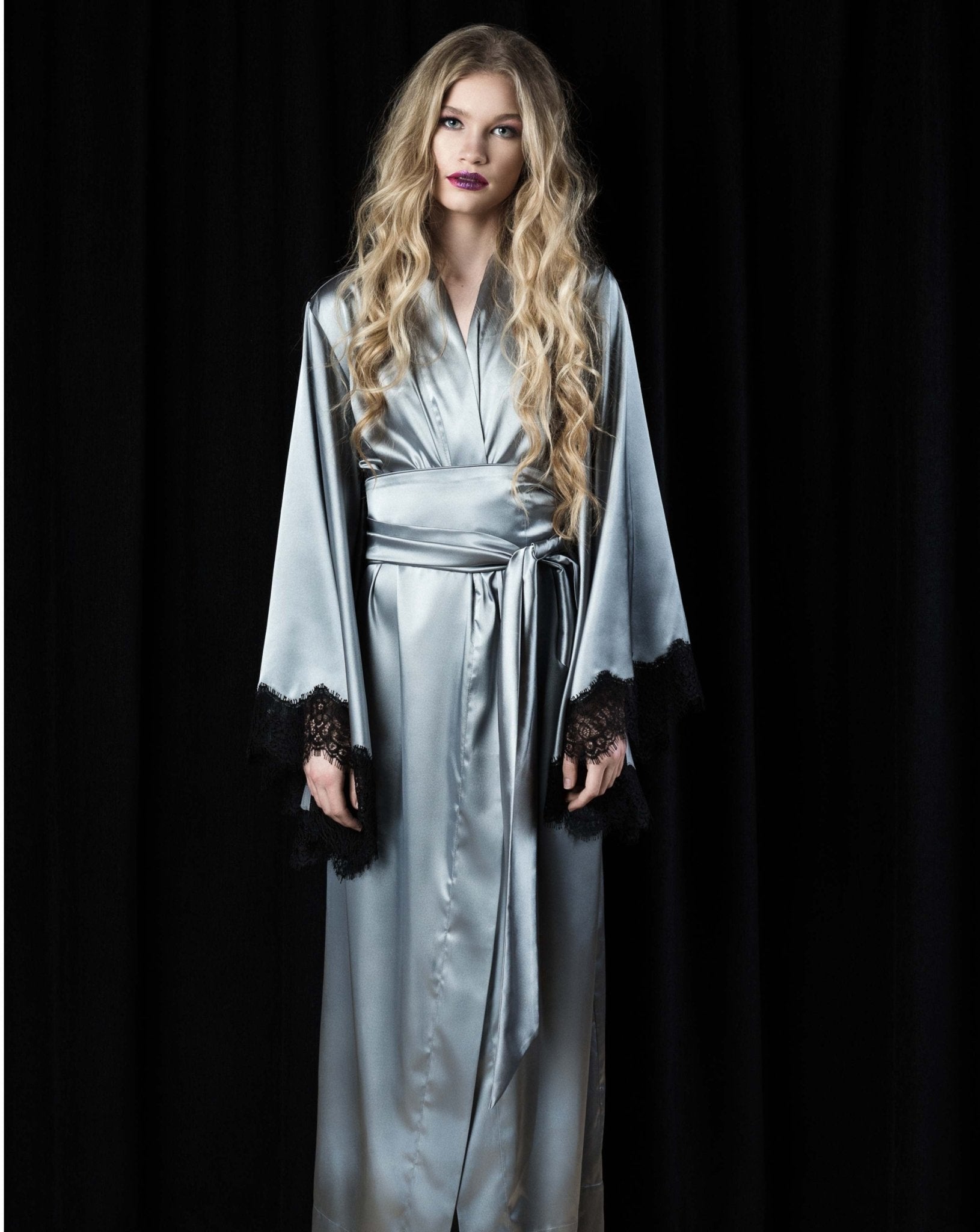 SilkSilky 19Momme Silk Bathrobe for Her Short Kimono Robe for Women