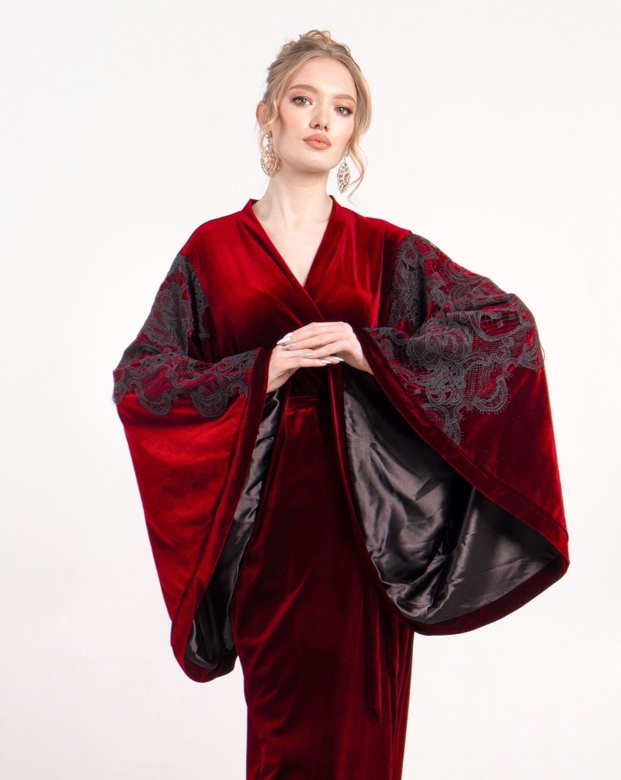 Full-body shot of burgundy velvet kimono robe with lace lining – Kafemme