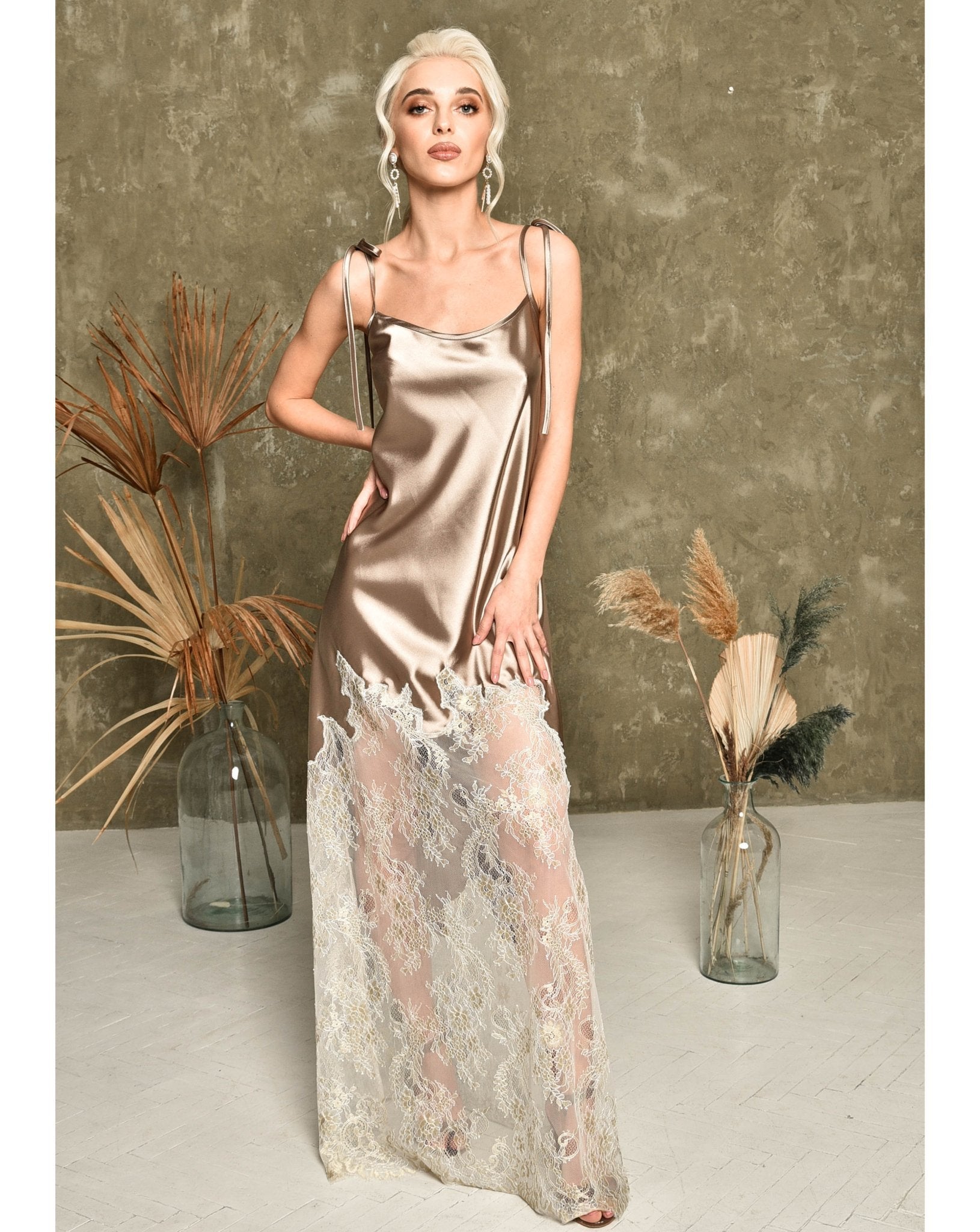 Silky floral nightgown with spaghetti straps – part of the Marrakesh set by Kafemme